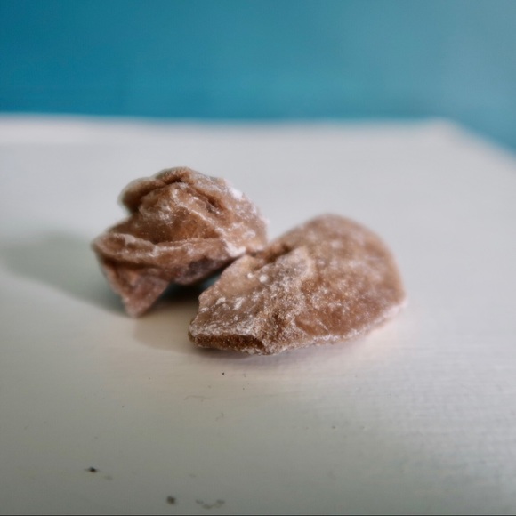 ๐ Sand Rose Mini Box ๐ธ 3/$14 - Picture 4 of 5